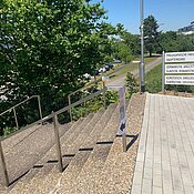 Treppe zum Institut für deutsche Philologie (Germanistik)