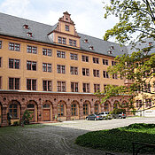 Alte Universität im Stadtzentrum