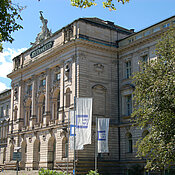 Hauptgebäude der Universität Würzburg, Sitz des Präsidiums Foto: Robert Emmerich, 2008