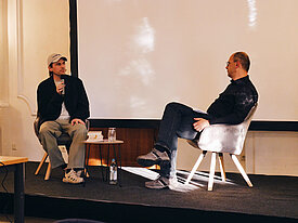Leif Randt diskutiert mit Prof. Dr. Stephan Kraft