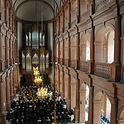 Das Innere der Neubaukirche, Festaula der Universität Würzburg, hier beim Stiftungsfest 2001. Foto: Gunnar Bartsch
